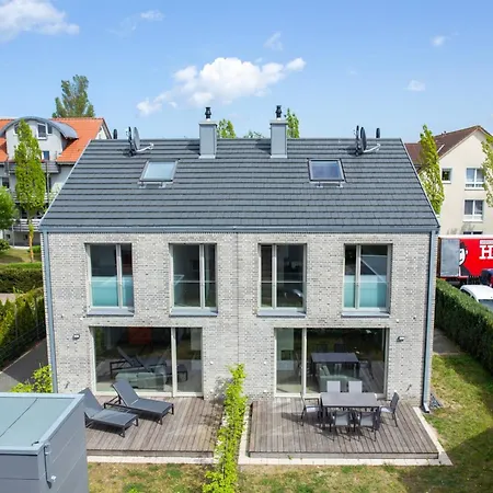 Strandlaeufer 1 Holiday home Zingst